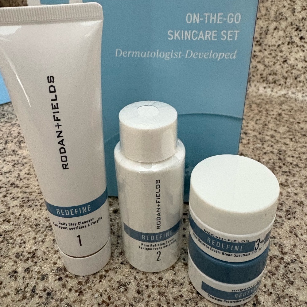 Rodan + Fields White and Blue Cleanser & Exfoliant Set